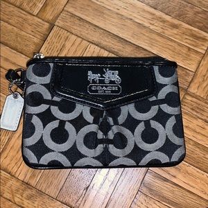 Coach wristlet black